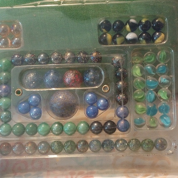Game Book/Marbles - Picture 3 of 4